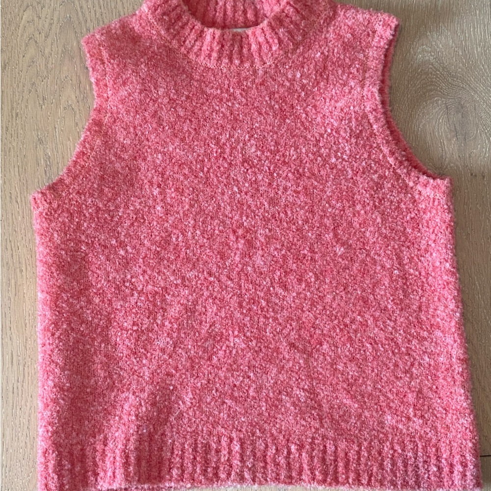 coral/pink sleeveless sweater